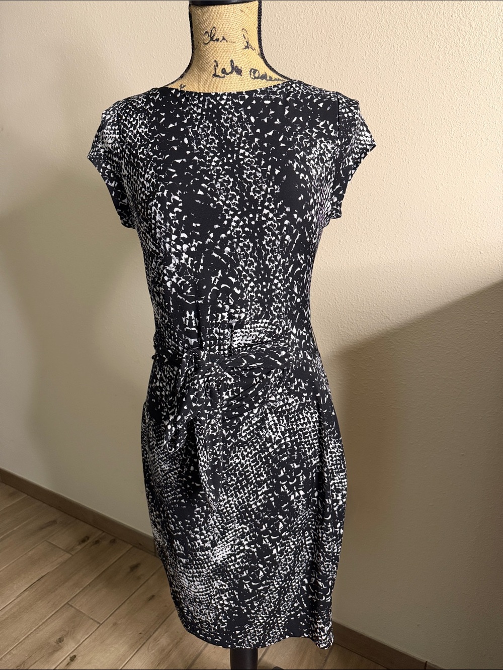 Black & White Women’s Dress 🖤